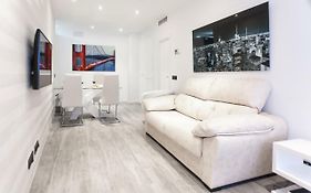Goles Deluxe Suite By Valcambre